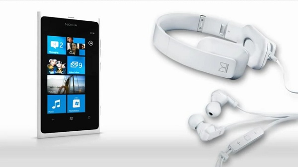 lumia_800_white