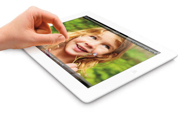 iPad_wRet_Pinch_Wht_Photo_PRINT