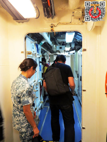 navy-vivocity-IMG_0596m