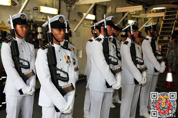 navy-vivocity-IMG_4776m
